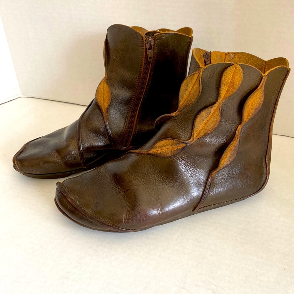 Trippen hand made solid leather bootie w/leaf pattern. Brown size 8?